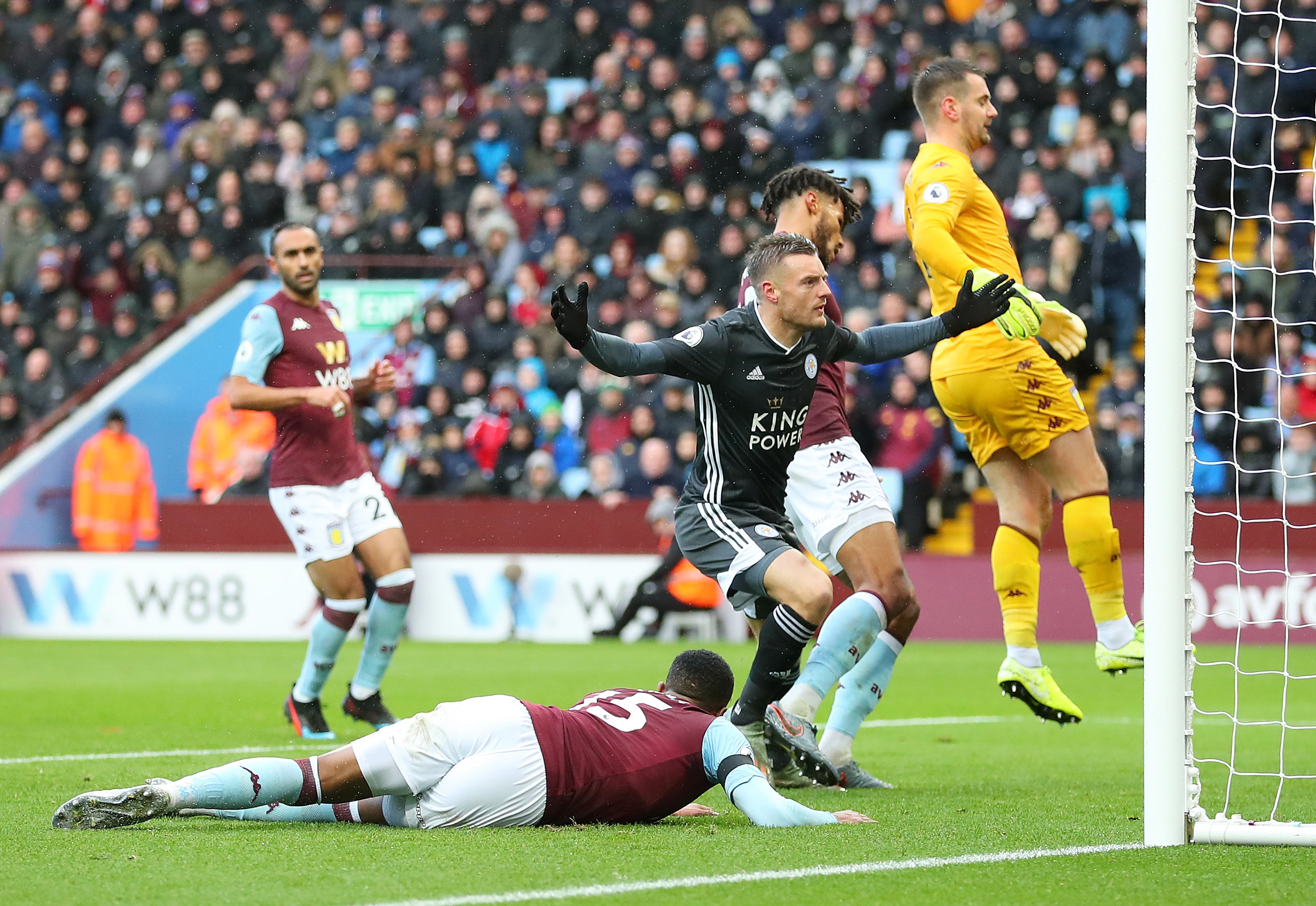 球场举行 球场举行